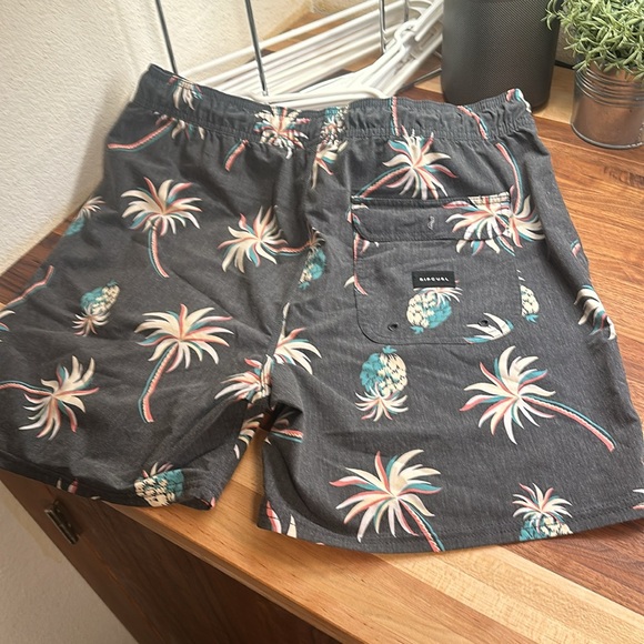 Ripcurl layday 17” volley shorts blue men’s large - Picture 4 of 4